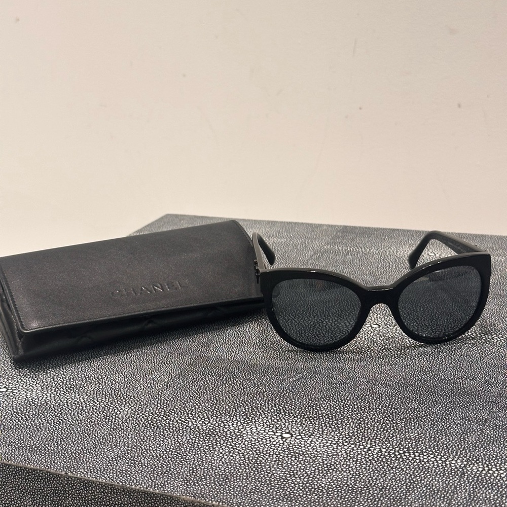 CHANEL Black Round Cat Eye Sunglasses 5315